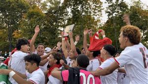 Crowd of players cheering